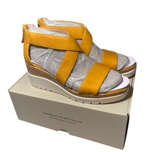 Soul Naturalizer Goodtimes Yellow Wedge Sandal Size 8